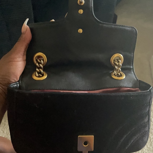 GUCCI
Velvet Matelasse Mini GG Marmont - Picture 6 of 7